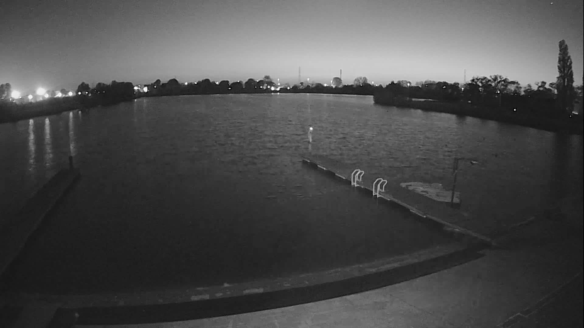 27-10-2026 18:45